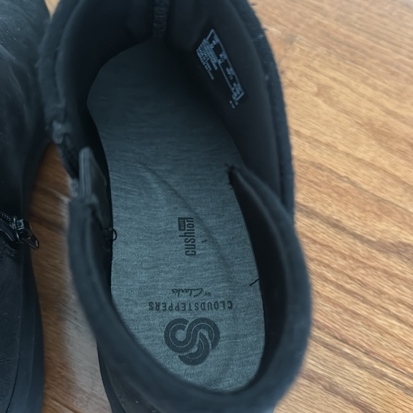 Clark’s Booties 8.5 - Picture 4 of 6